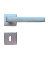 MANIGLIA ALLUMINIO ATENE CON ROSETTA D.50 PATENT