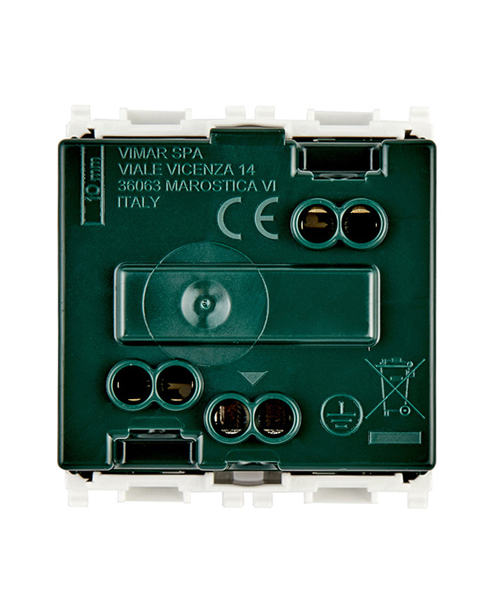 PRESA 2P+T 16A UNIVERSAL
